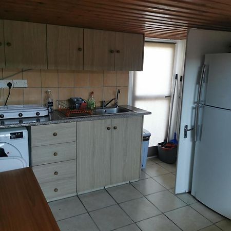 Strovolos Rooms Studios Nicosia Phòng bức ảnh