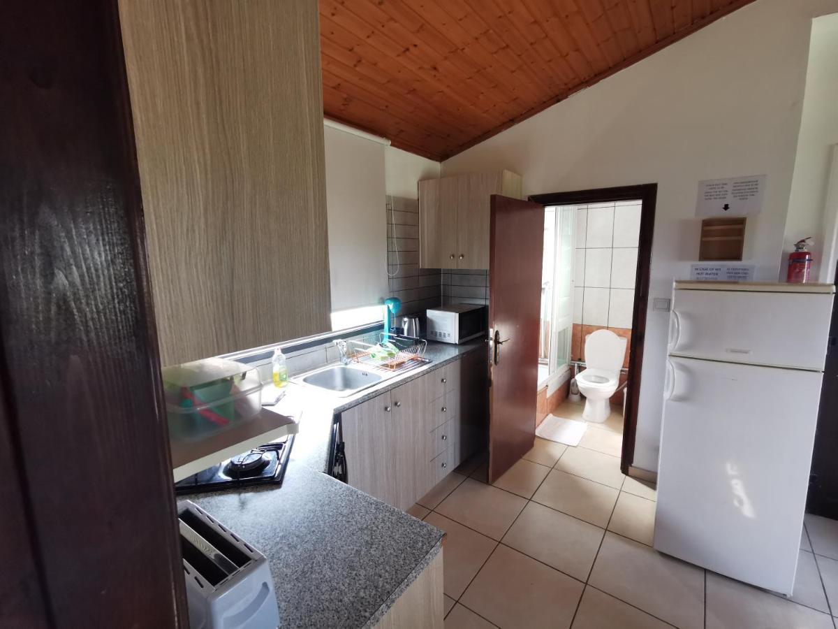 Strovolos Rooms Studios Nicosia Ngoại thất bức ảnh