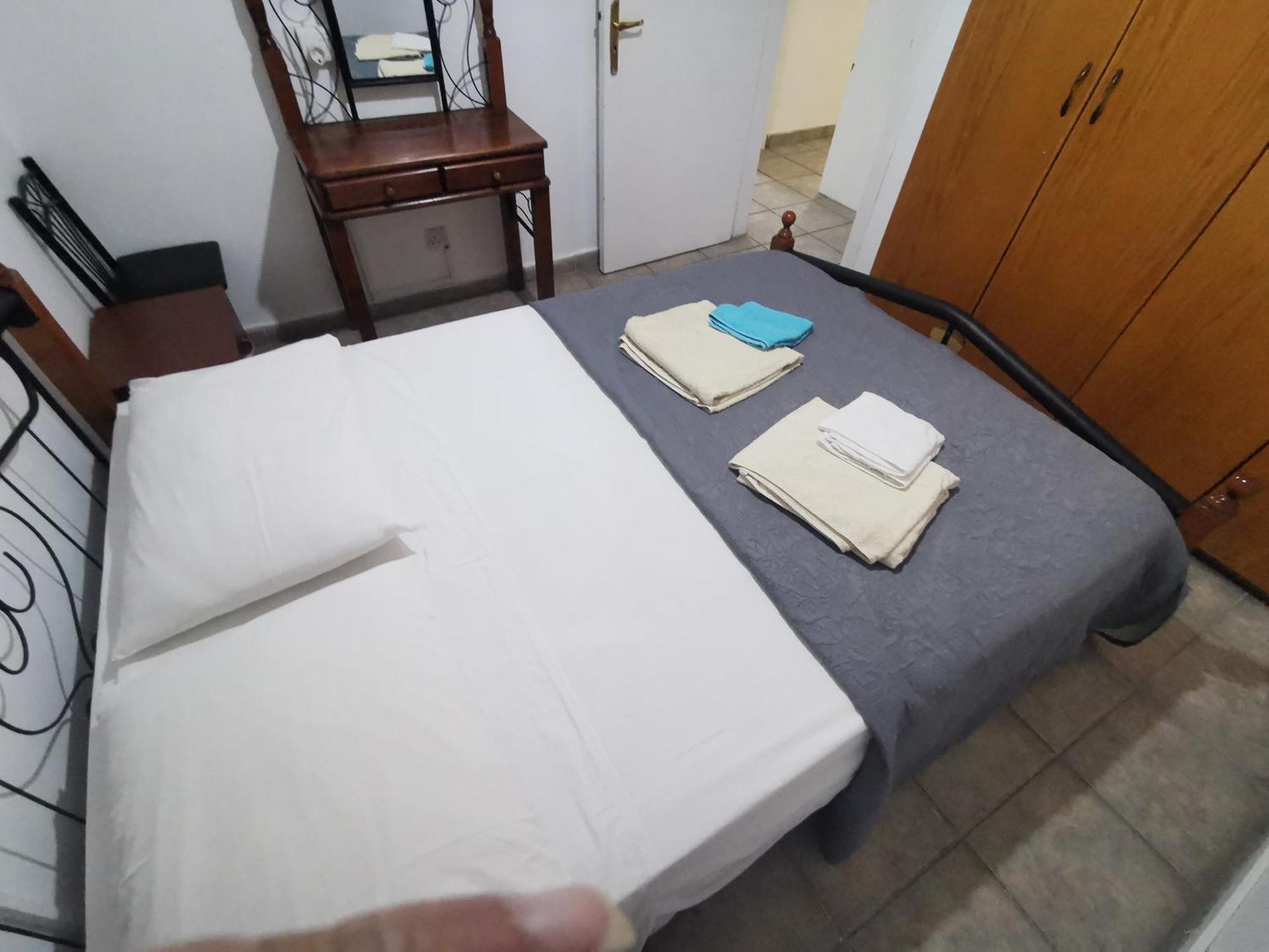 Strovolos Rooms Studios Nicosia Phòng bức ảnh