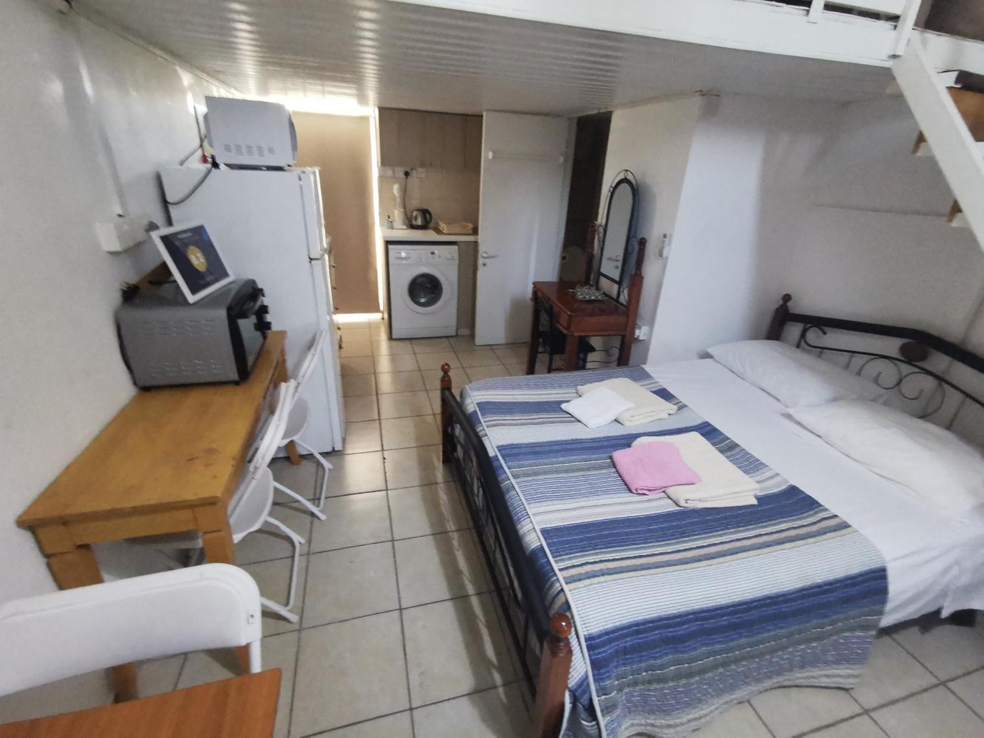 Strovolos Rooms Studios Nicosia Phòng bức ảnh