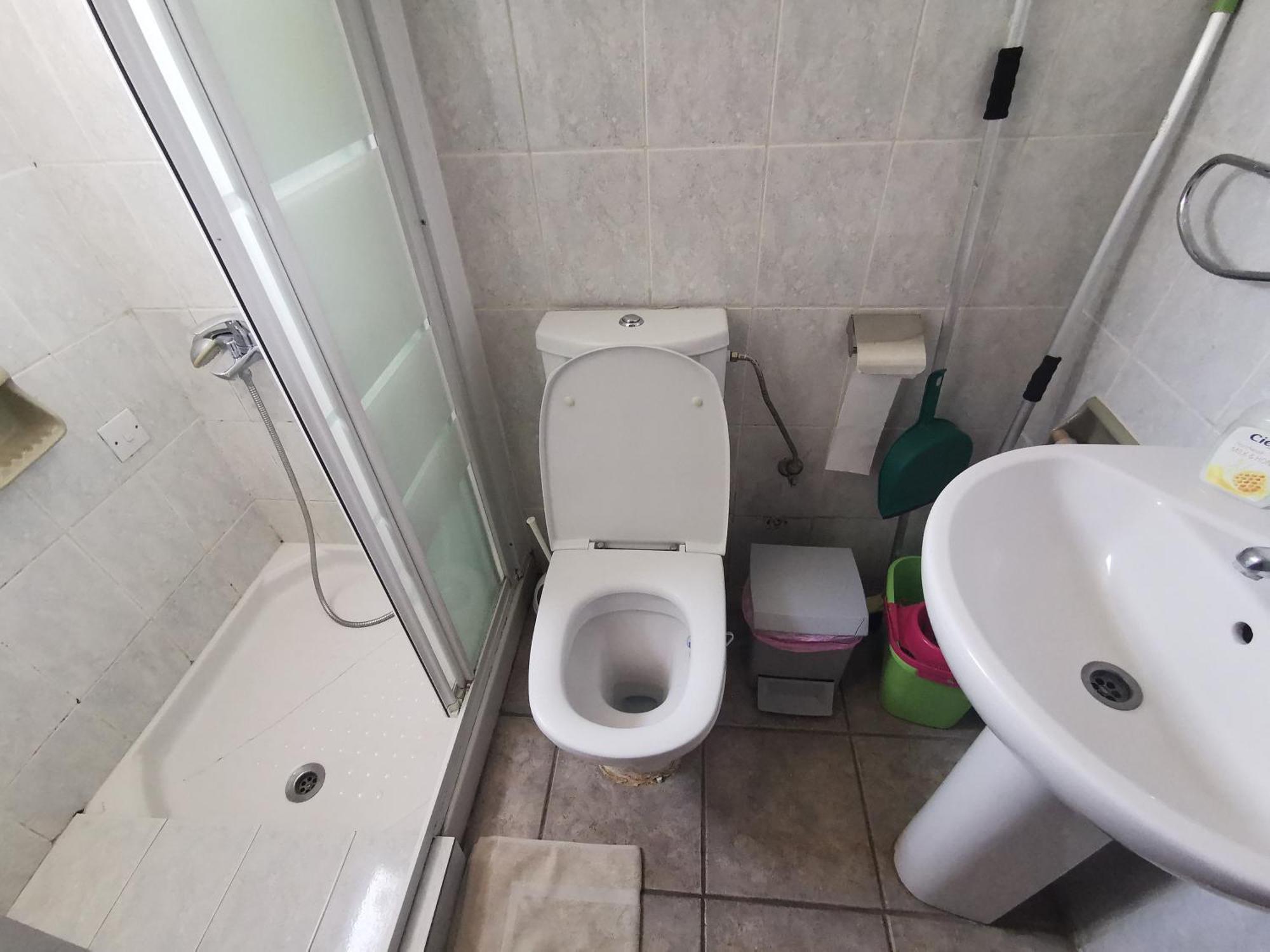 Strovolos Rooms Studios Nicosia Phòng bức ảnh