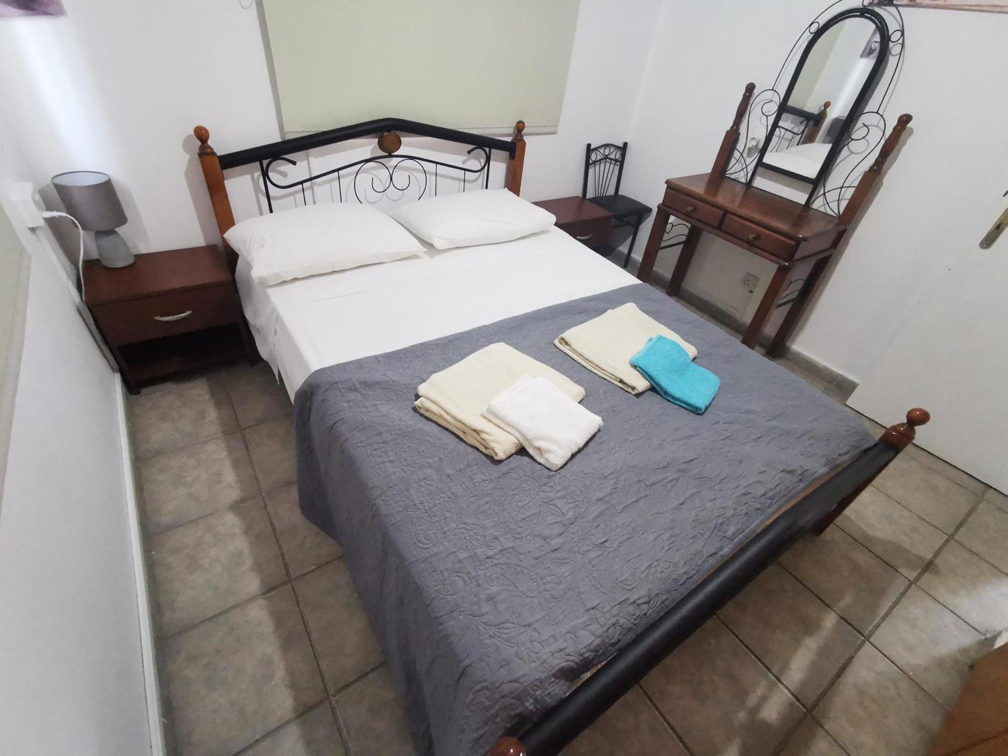 Strovolos Rooms Studios Nicosia Phòng bức ảnh